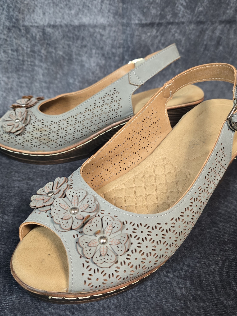 Women's Light Blue Floral Cutout Slingback Sandals